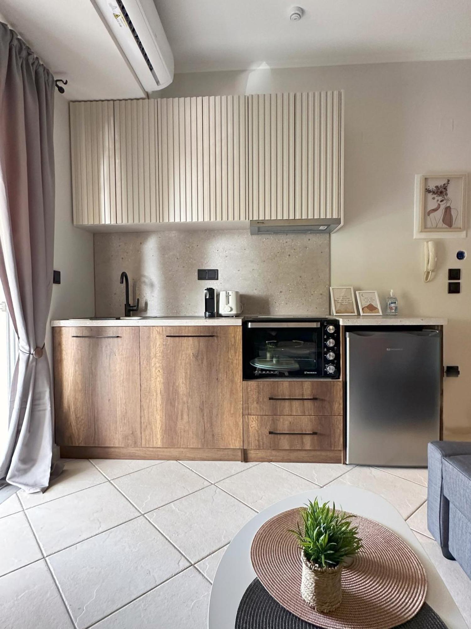 Less Is More Appartement Preveza Buitenkant foto